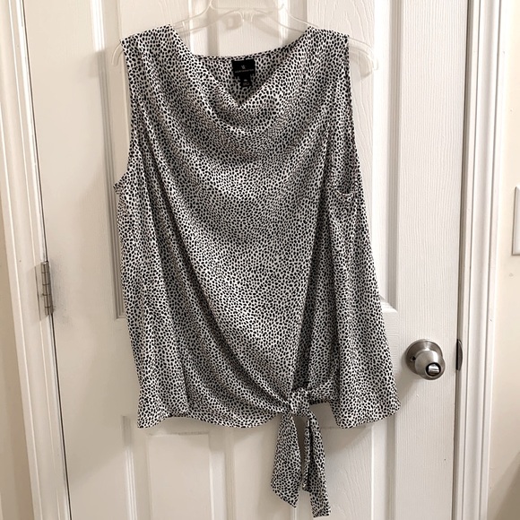 Worthington Sleeveless Blouse 🖤 Black and White - Picture 10 of 12